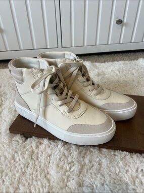 Ugg Australia Women's Zilo High II Sneaker Size 8.5 NEW without box